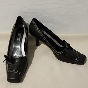 Franco Sarto black leather pumps velvet bow, 7.5M